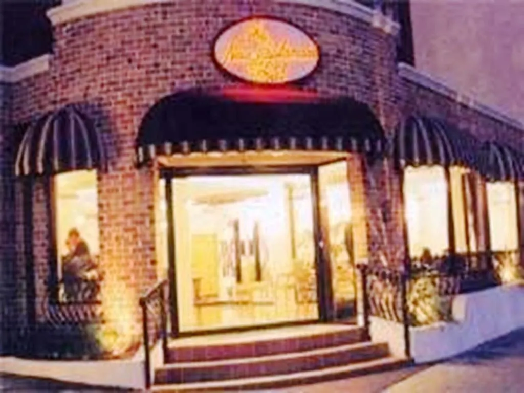 ****  Hotel Quay Perth Australia