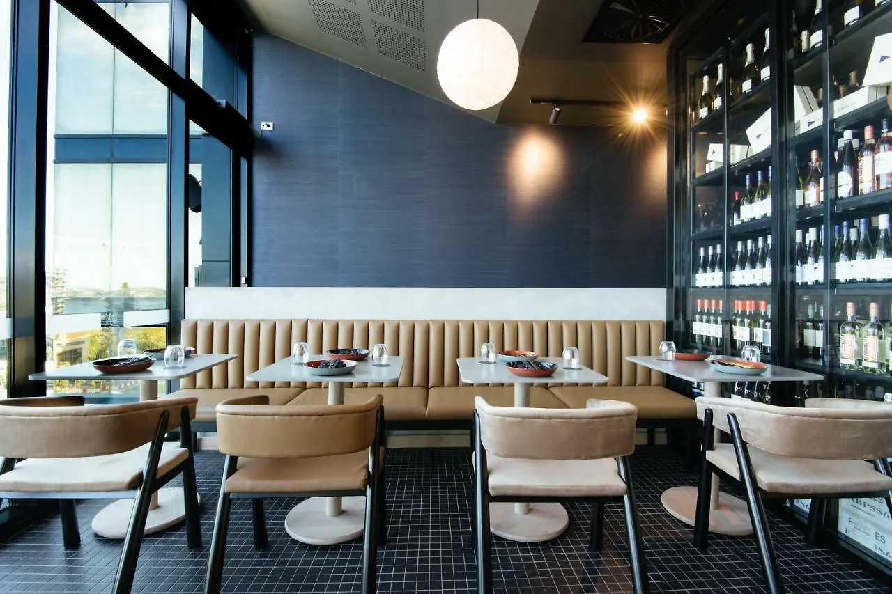 Hotel Quay Perth 4*,